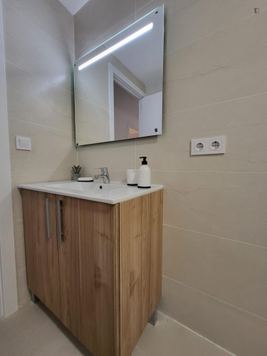 Welcoming single bedroom near Alacant train station