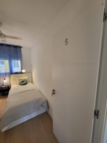 Welcoming single bedroom near Alacant train station