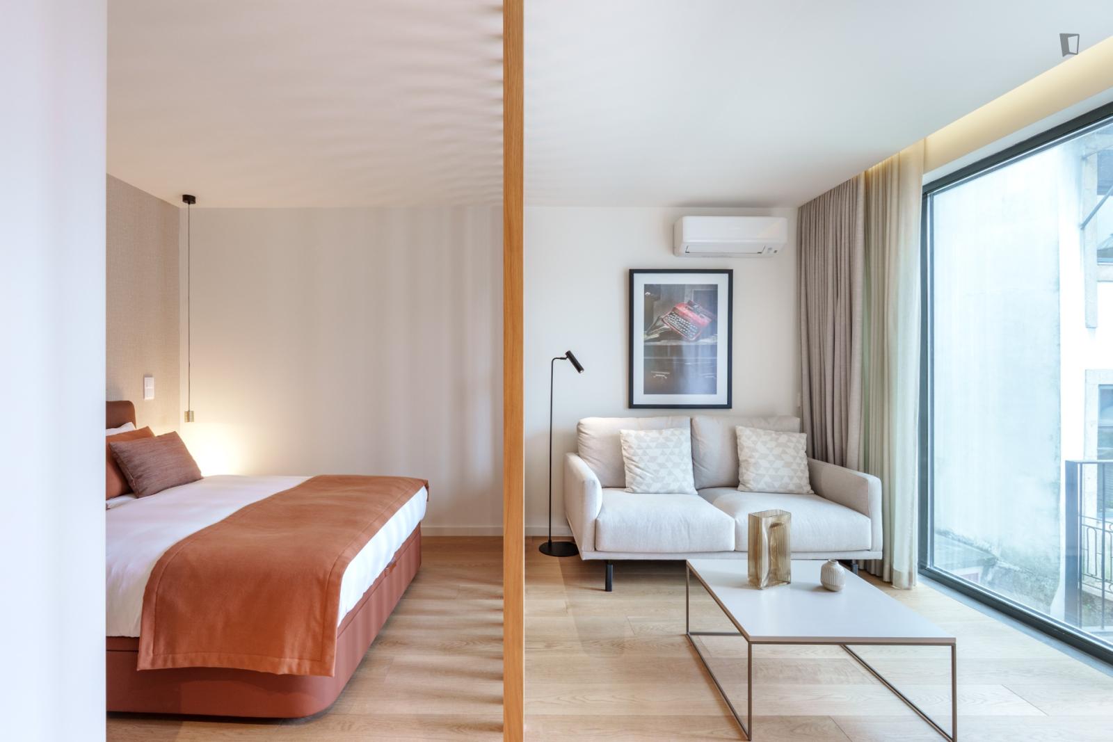  Modern Studio In Santo Ildefonso  -  Modern studio in Santo Ildefonso  - Gallery -  1