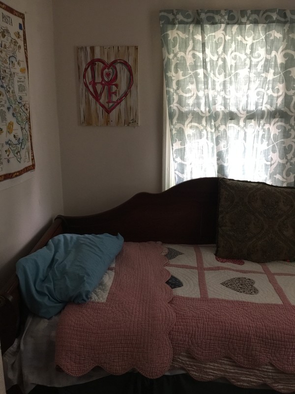  Lower Level (Single Bed)  -  City and country come stay with us  - Gallery -  1
