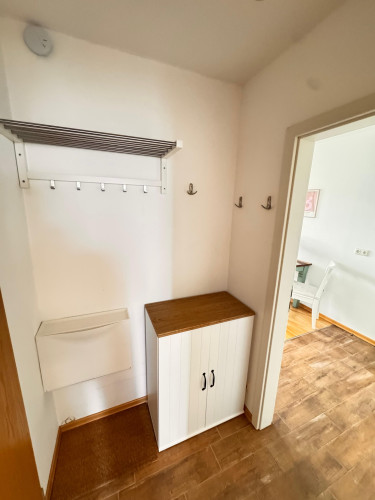 Stylish furnished 2-room apartment (55 m²) with balcony & parking in prime location between university, old town & hospital