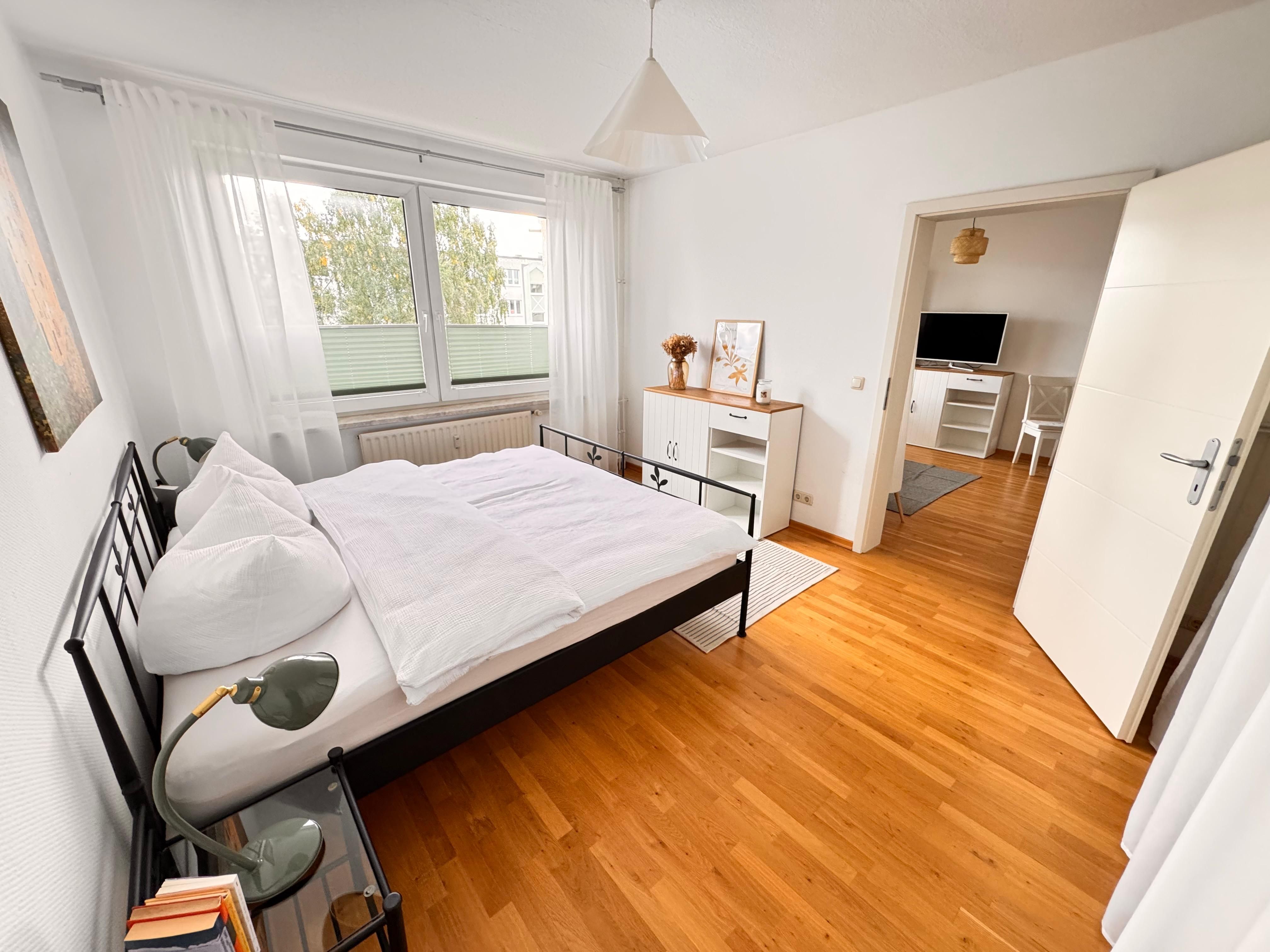 Stylish Furnished 2-Room Apartment (55 M²) With Balcony & Parking In Prime Location Between Universi - 7