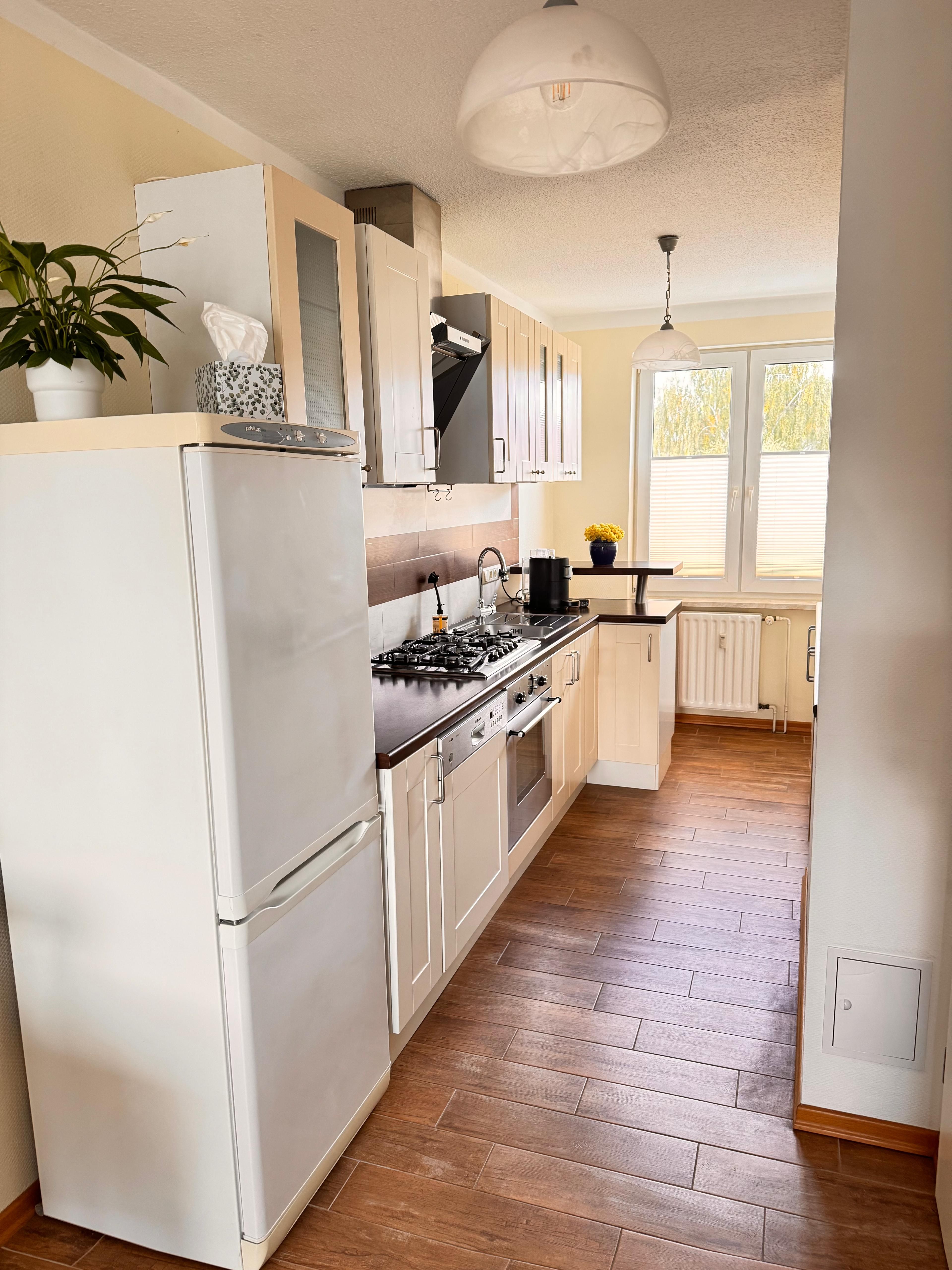 Stylish Furnished 2-Room Apartment (55 M²) With Balcony & Parking In Prime Location Between Universi - 15