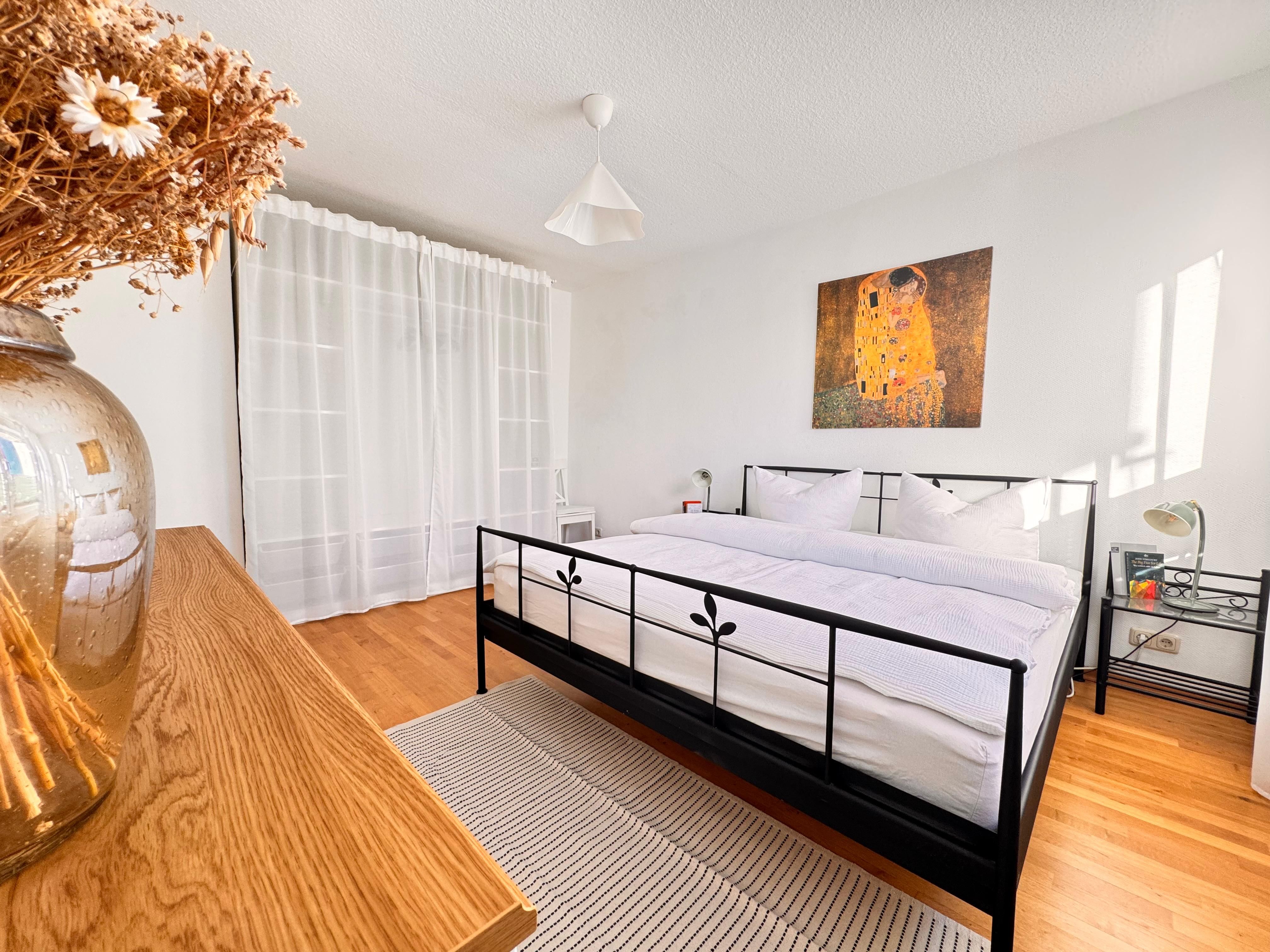 Stylish Furnished 2-Room Apartment (55 M²) With Balcony & Parking In Prime Location Between Universi - 6