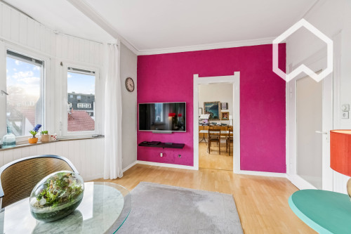 Charming, magnificent Art Nouveau apartment for temporary rental in the heart of Stuttgart