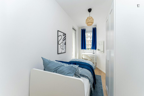 Lovely single bedroom with a balcony, in Neukölln