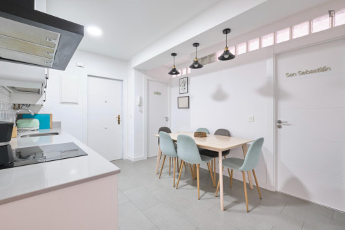 Welcoming double bedroom in a student flat, near the centre of Salamanca