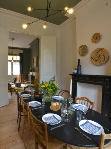 Neat double bedroom close to Meiser train station  - Gallery -  5