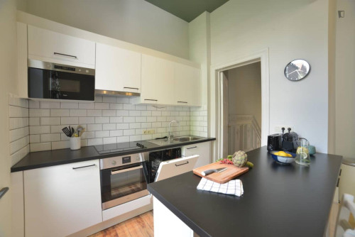 Neat double bedroom close to Meiser train station