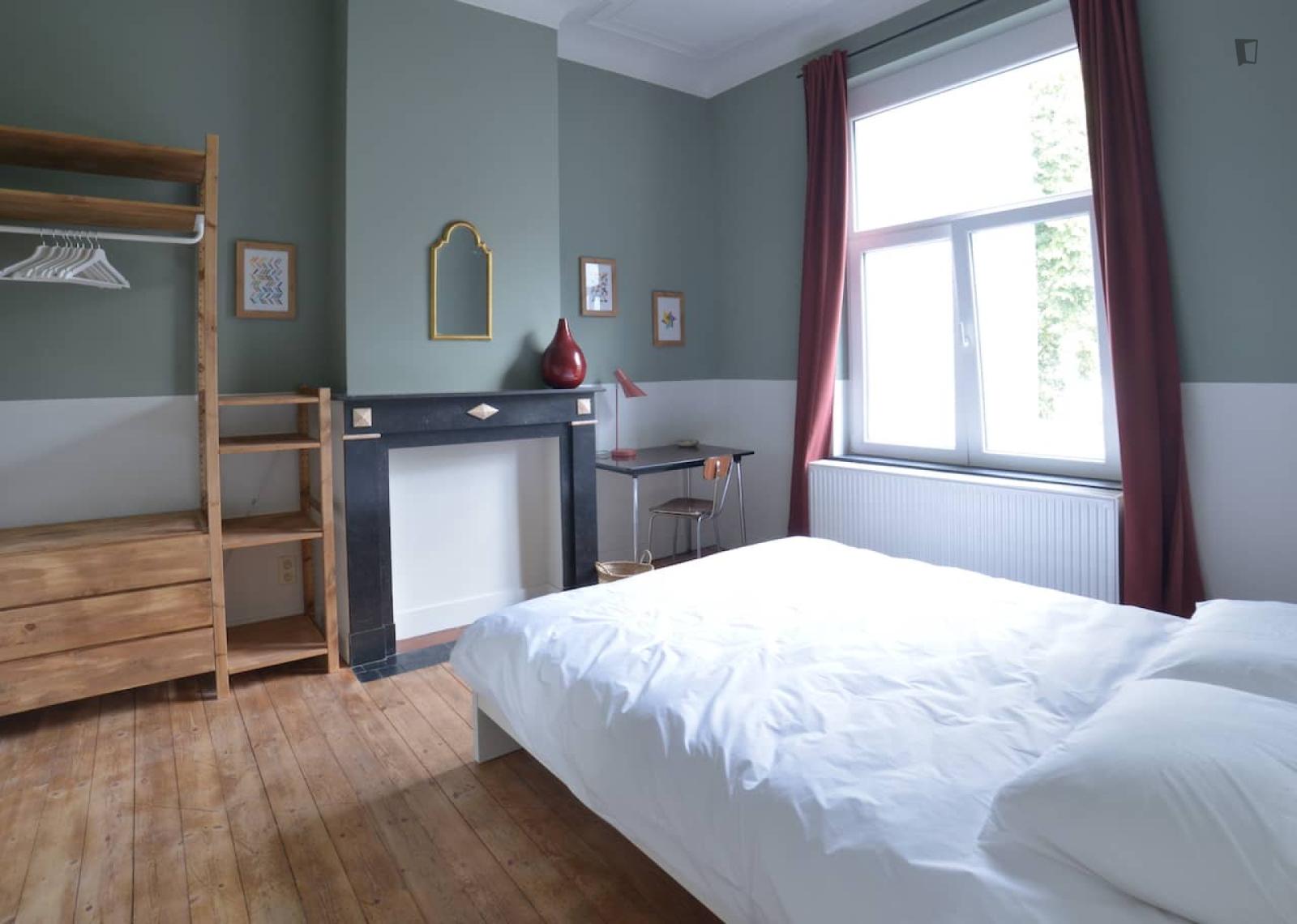 Neat Double Bedroom Close To Meiser Train Station - Neat double bedroom close to Meiser train station - Gallery - 1