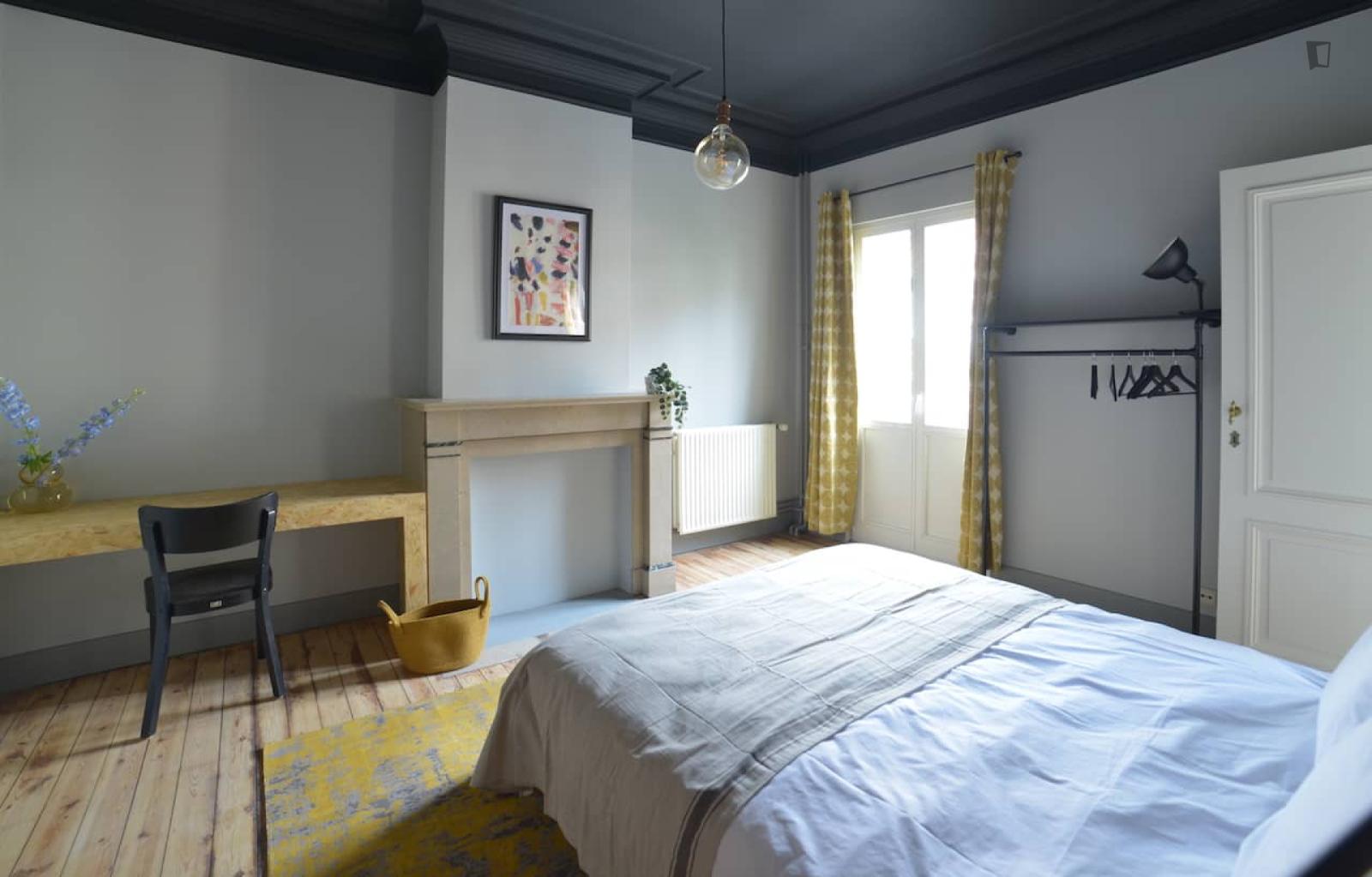 Inviting Double Bedroom Close To Meiser Train Station - Inviting double bedroom close to Meiser train station - Gallery - 1