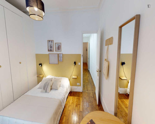 Welcoming double bedroom in Saint-Lambert