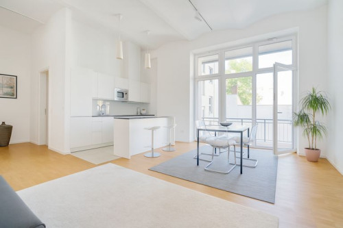 Amazing, cosy, and sunny apartment in Berlin Mitte.