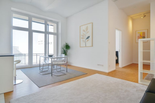 Amazing, cosy, and sunny apartment in Berlin Mitte.