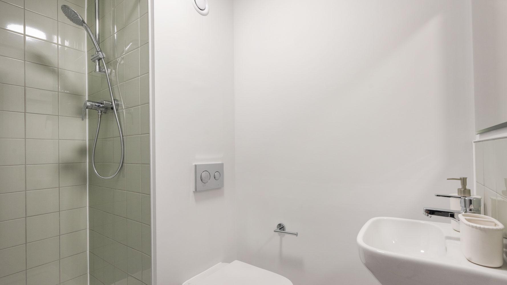 Classic En-Suite - The Paragon - Gallery - 5