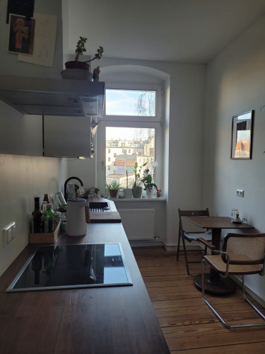 Renovated Altbau apartment between Kreuzberg and Neukölln