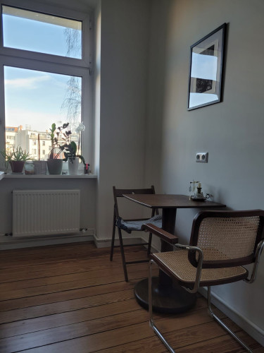 Renovated Altbau apartment between Kreuzberg and Neukölln