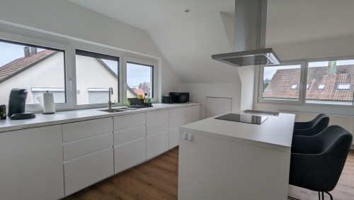 Modern Living with a View: Bright 3-Room Apartment with Flexible Layout in Leinfelden  - Gallery -  5