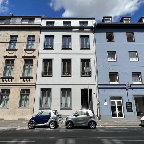 Beautiful, modernly furnished apartment in a very popular area in the heart of Düsseldorf