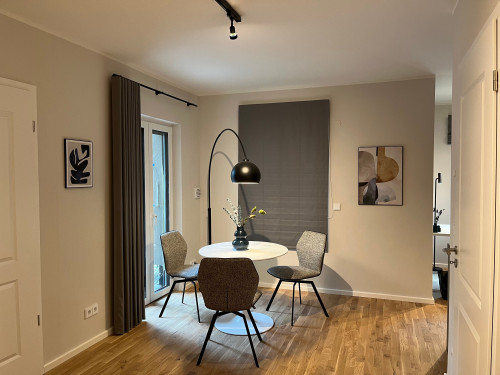 Stylish Designer Apartment with Separate Bedroom & Workspace – Opposite Sanssouci Park