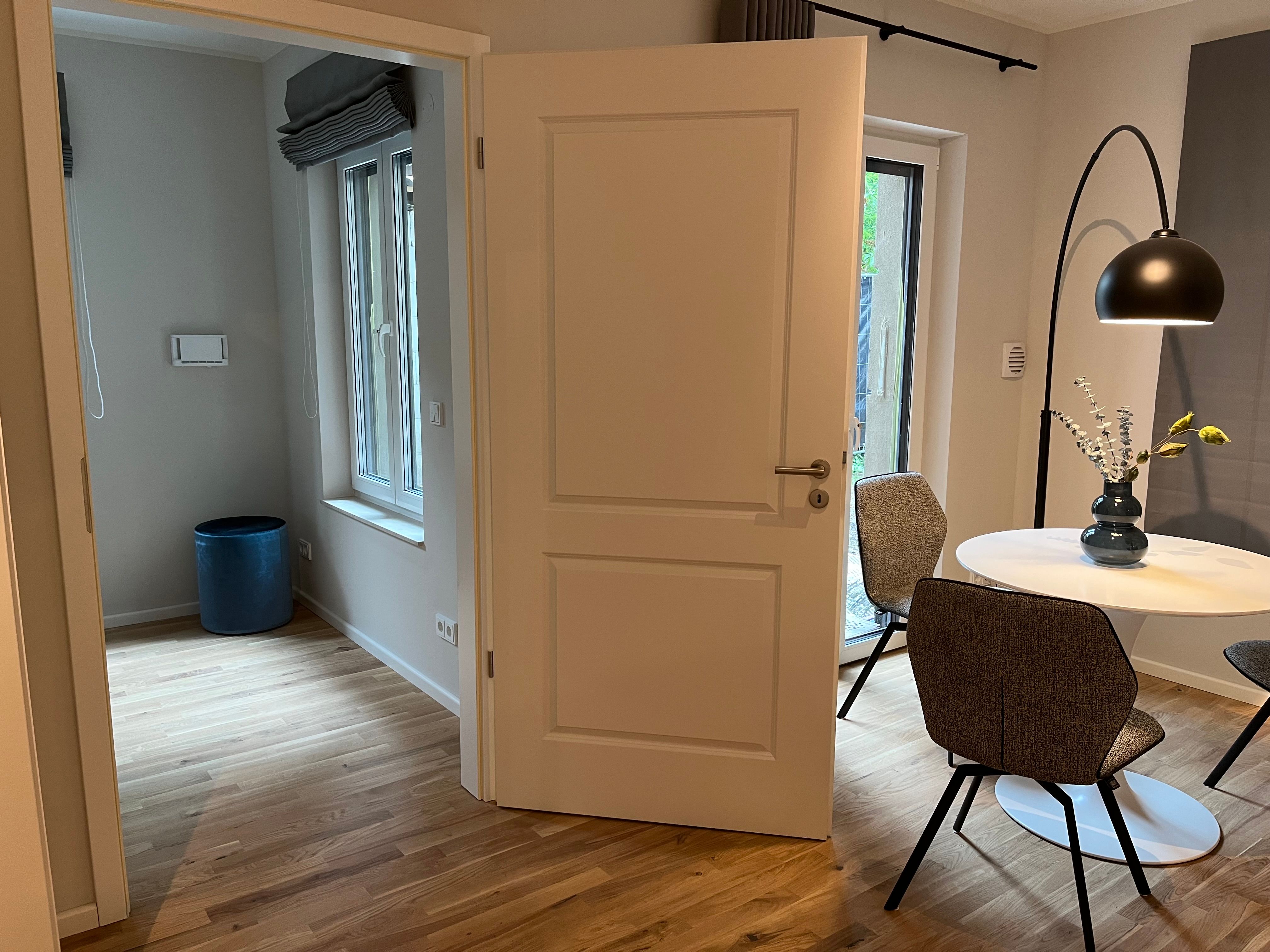  Stylish Designer Apartment With Separate Bedroom & Workspace – Opposite Sanssouci Park  -  Stylish Designer Apartment with Separate Bedroom & Workspace – Opposite Sanssouci Park  - Gallery -  13
