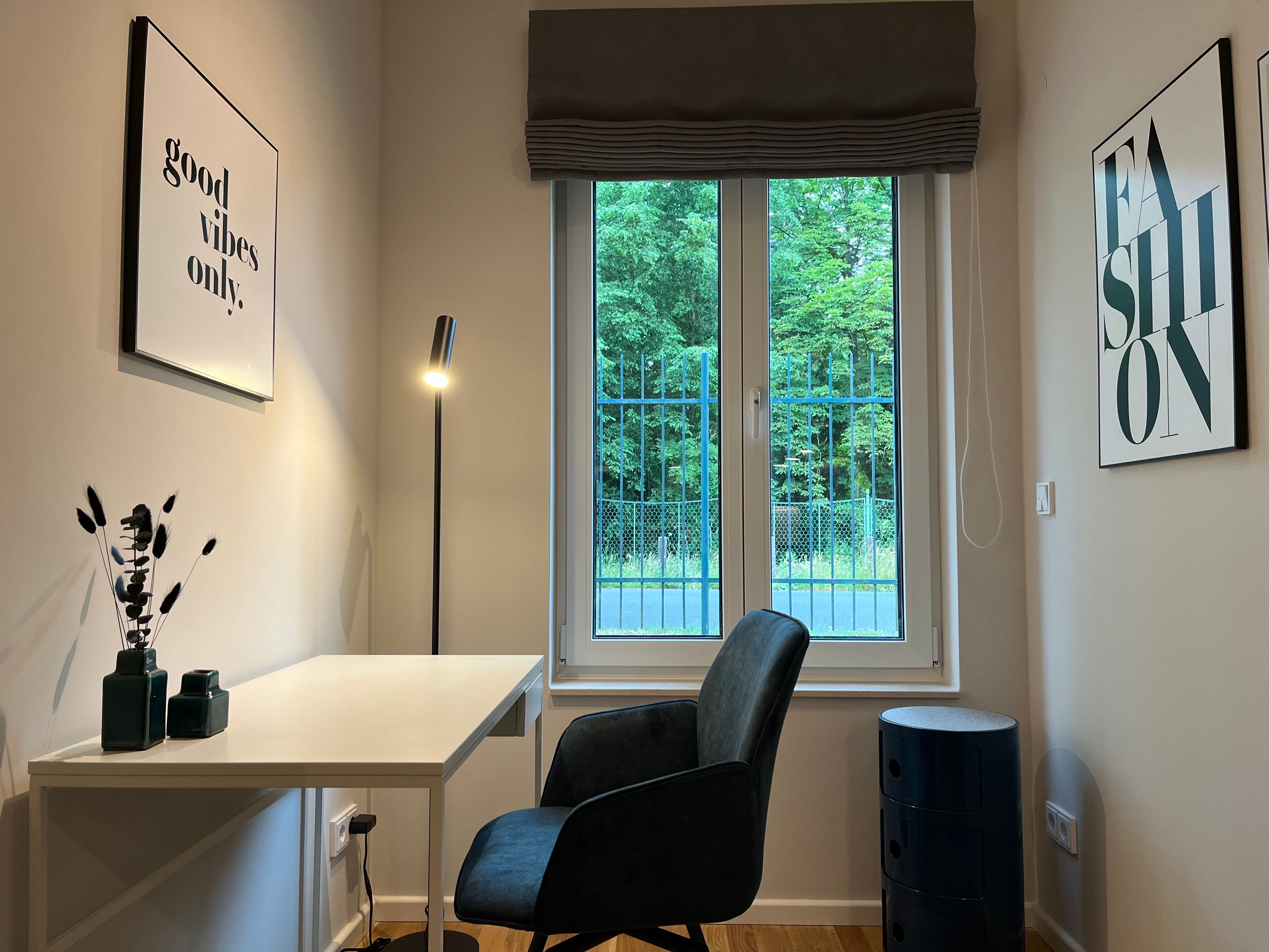  Stylish Designer Apartment With Separate Bedroom & Workspace – Opposite Sanssouci Park  -  Stylish Designer Apartment with Separate Bedroom & Workspace – Opposite Sanssouci Park  - Gallery -  9