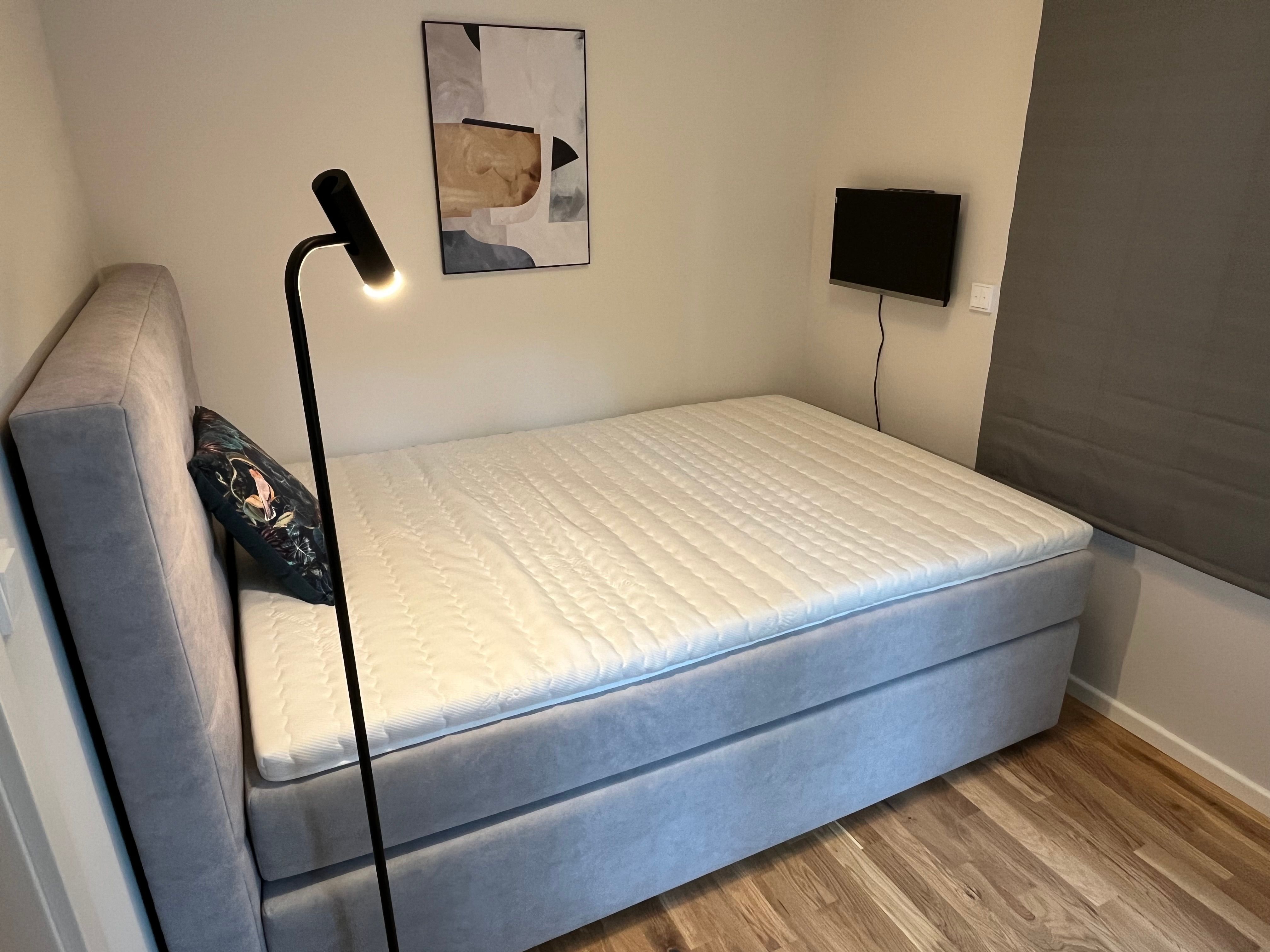  Stylish Designer Apartment With Separate Bedroom & Workspace – Opposite Sanssouci Park  -  Stylish Designer Apartment with Separate Bedroom & Workspace – Opposite Sanssouci Park  - Gallery -  11