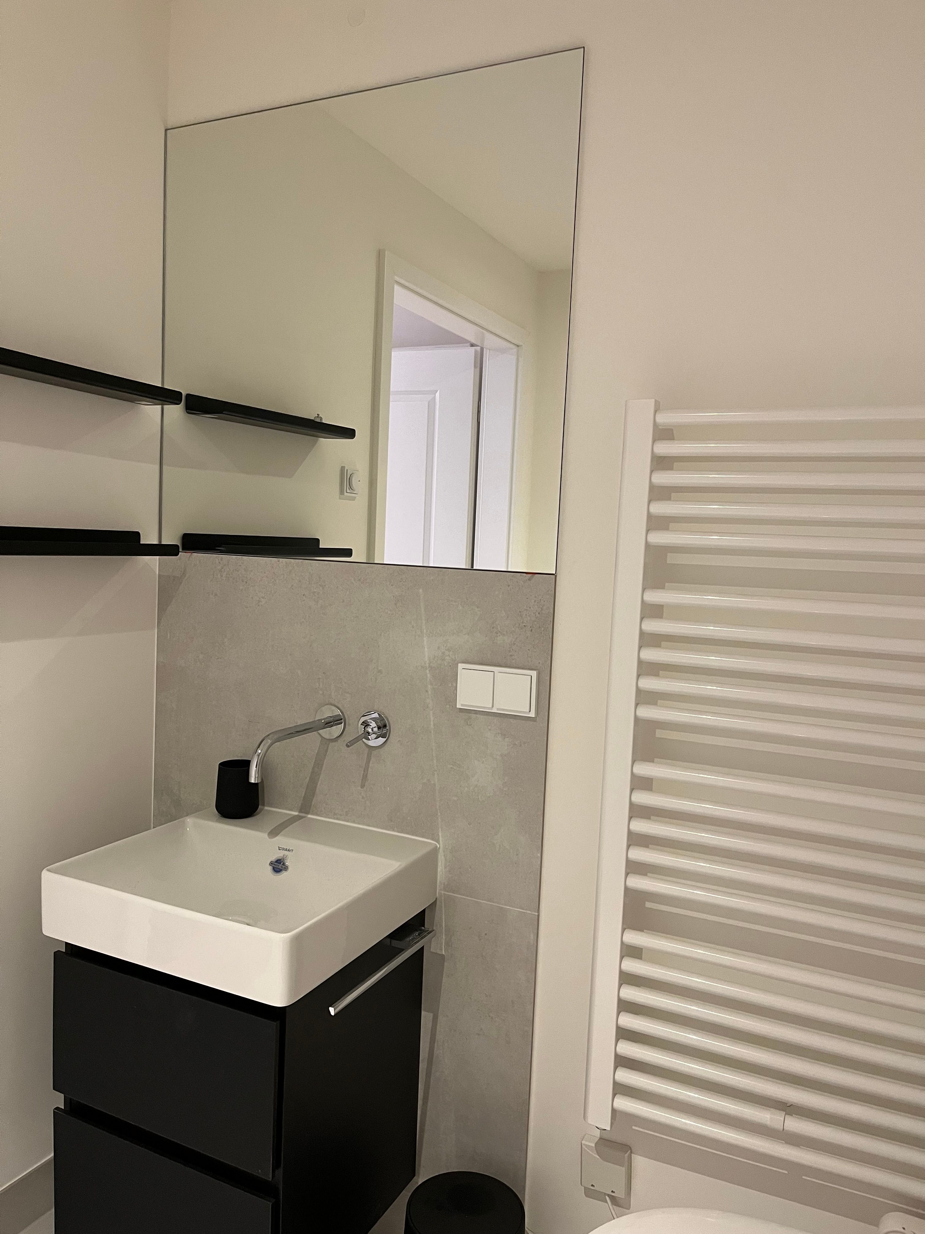  Stylish Designer Apartment With Separate Bedroom & Workspace – Opposite Sanssouci Park  -  Stylish Designer Apartment with Separate Bedroom & Workspace – Opposite Sanssouci Park  - Gallery -  4