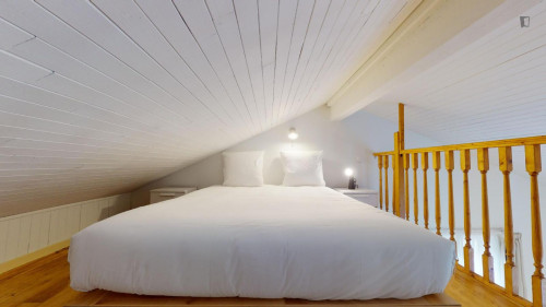 Lofted double ensuite bedroom in Château de l'Hers