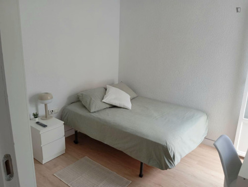 Neat double bedroom in Els Àngels