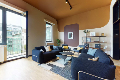 Pleasant ensuite single bedroom near Schuman metro