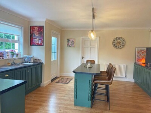 Safe Family Homestay with Private E