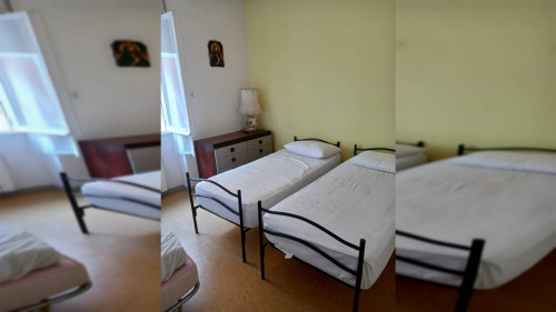 Rooms for rent in a 2-bedroom apartment in Passo Oscuro