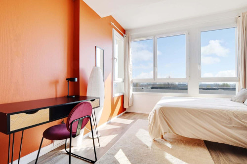 Move into this 12 m² coliving room for rent near Paris