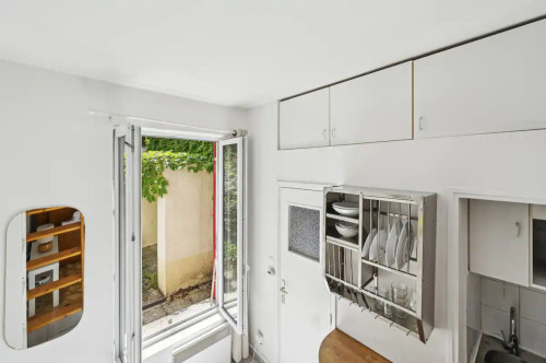 Charming 14m² Studio with Garden View in Paris’ 15th Arrondissement