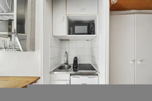 Charming 14m² Studio with Garden View in Paris’ 15th Arrondissement