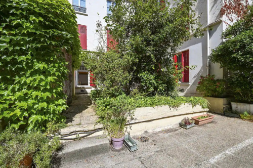 Charming 14m² Studio with Garden View in Paris’ 15th Arrondissement