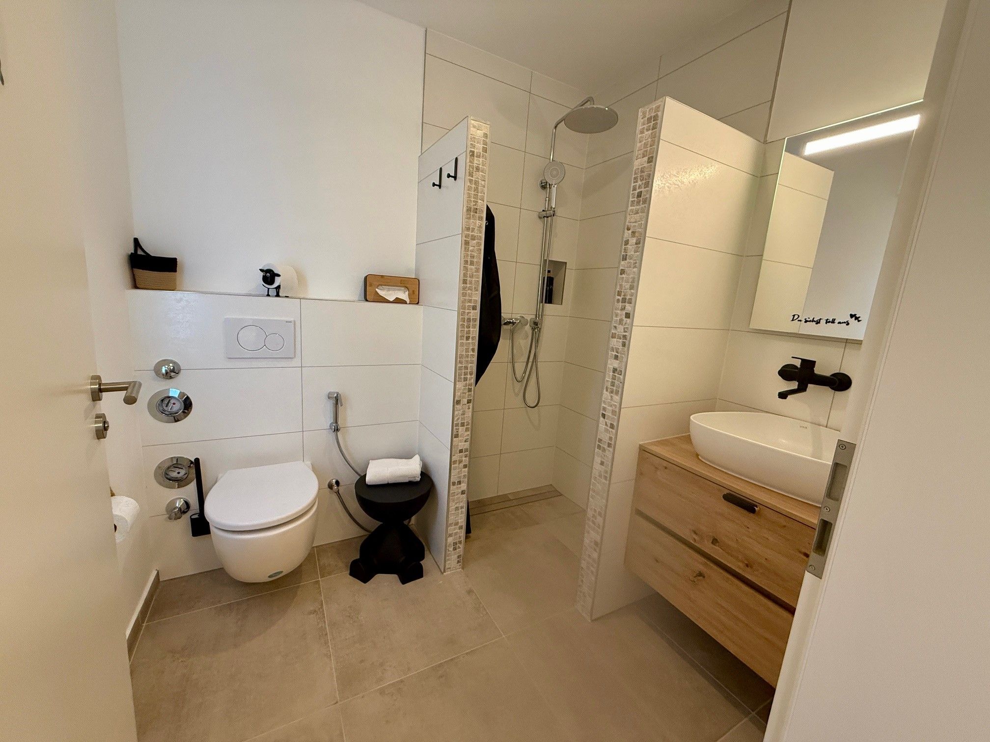  Fashionable, Lovely Suite  -  Fashionable, lovely suite  - Gallery -  1