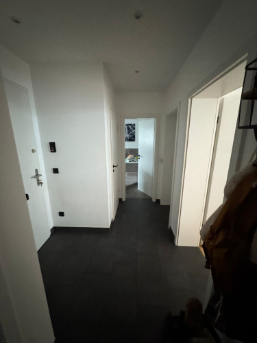 Spacious Family Apartment with Garden, Conservatory & Garage – Quiet and Modern