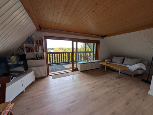 Apartment near the forest in a quiet neighborhood Panoramic windows 5 min to the highway - downtown