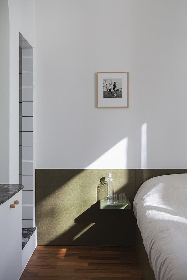 Room With Private Bathroom (shower, Sink) And Shared Toilet - 23