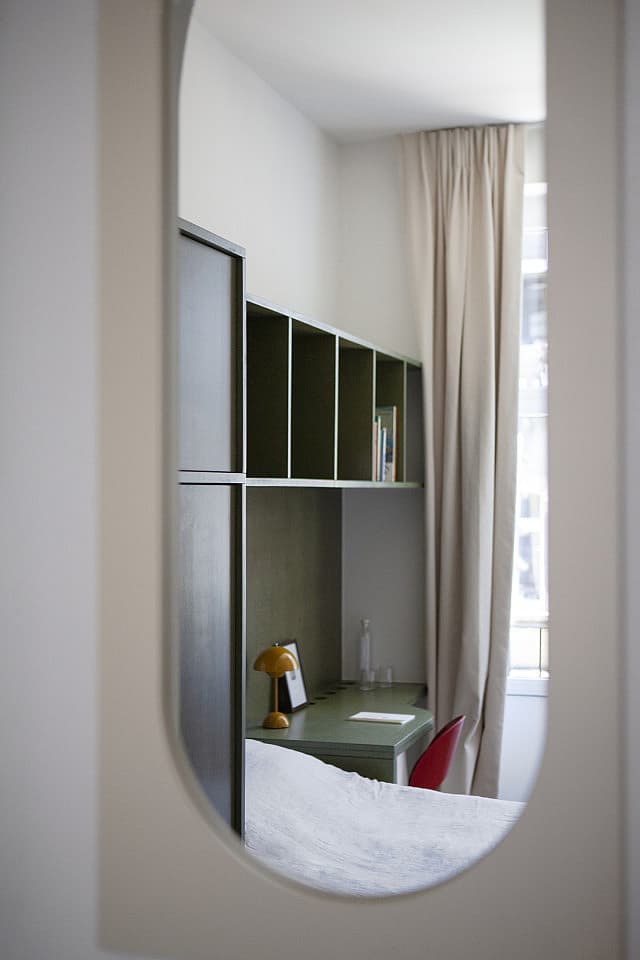 Room With Private Bathroom (shower, Sink) And Shared Toilet - 25