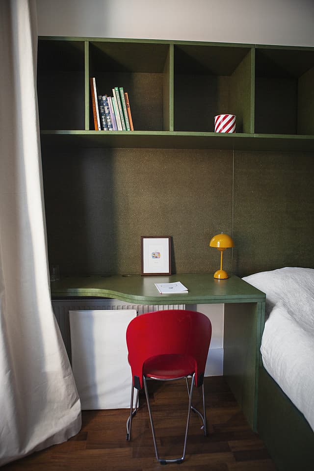 Room With Private Bathroom (shower, Sink) And Shared Toilet - 2