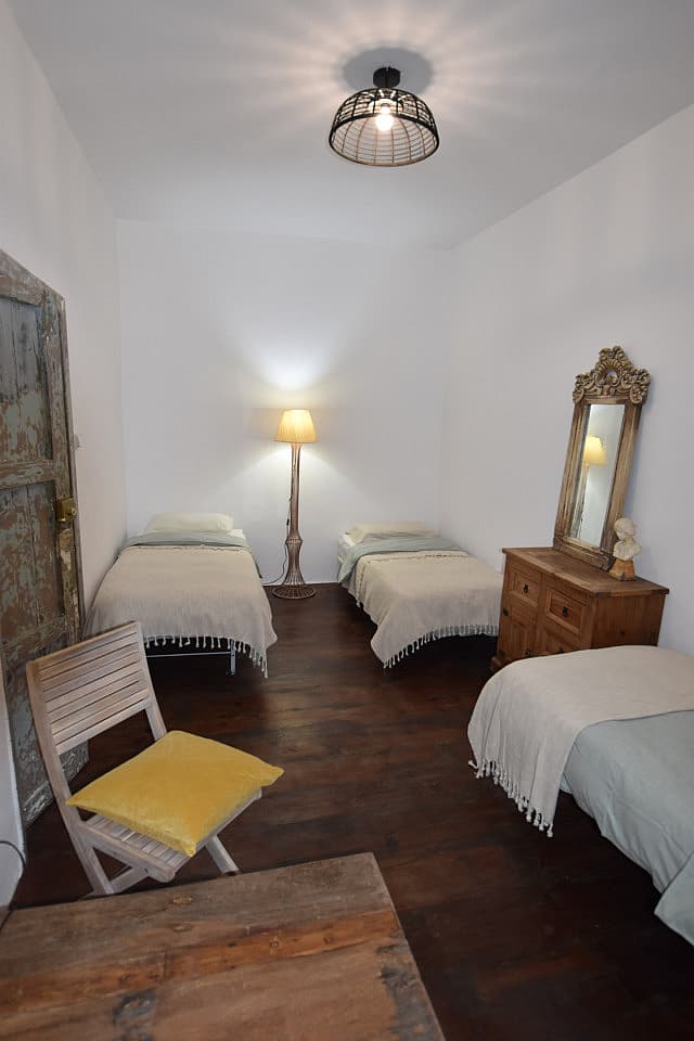 Bed In A 3-Bed Males Only Room - Modern Coliving House in Historic La Orotava for Remote Workers and Digital Nomads Residence - Gallery - 8