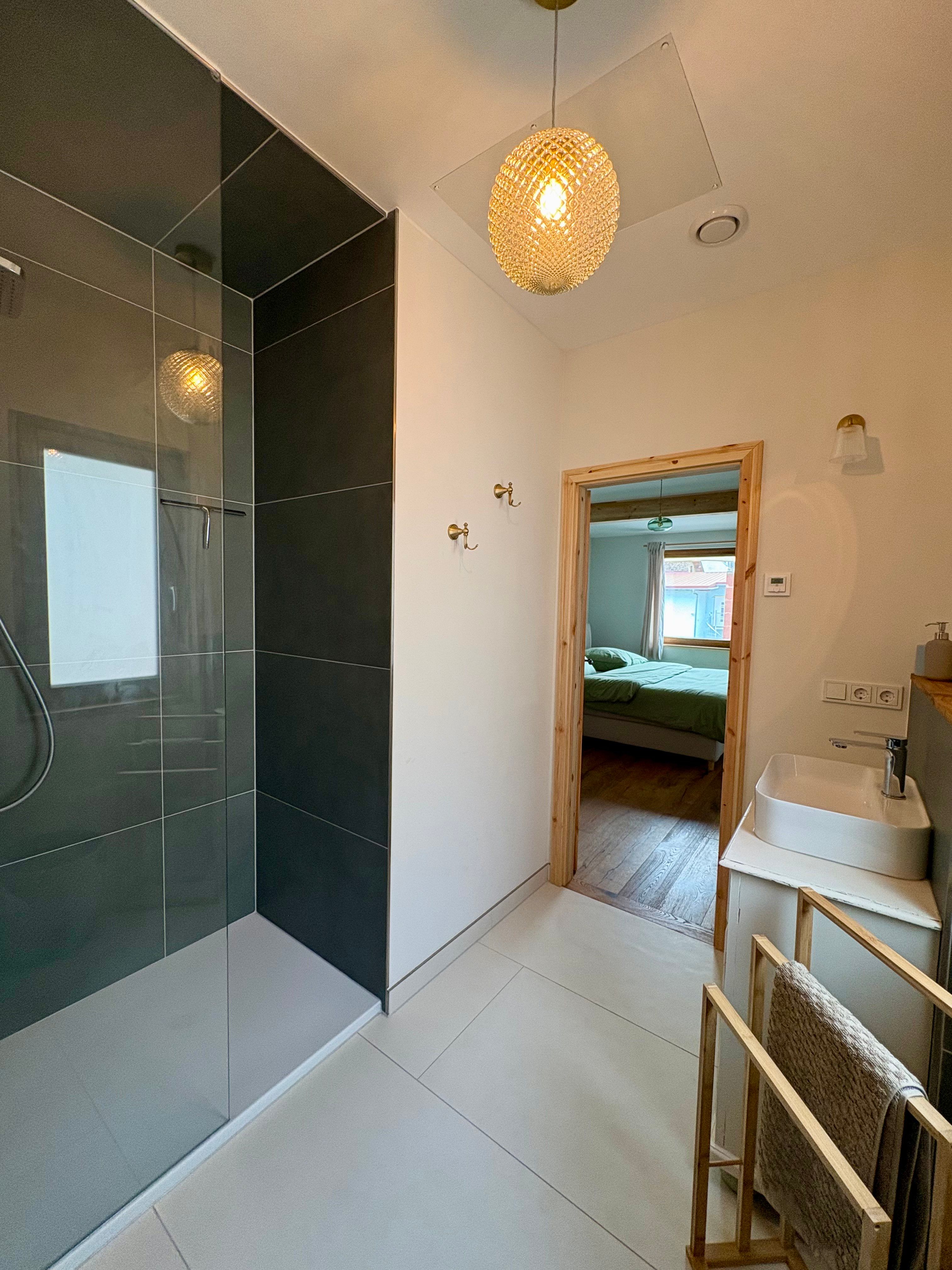Schönes, Neu Saniertes 2-Zimmer-Appartment - 1