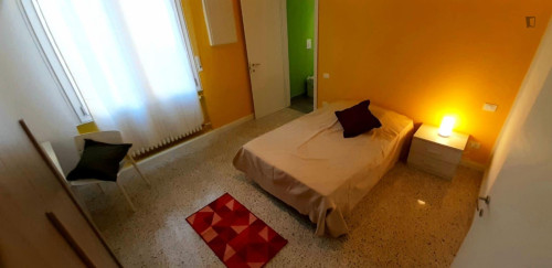 Beautiful double ensuite bedroom in central Bologna