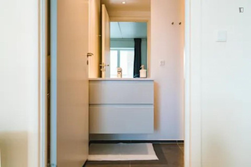 Cool single bedroom with ensuite bathroom in Sydhavnen