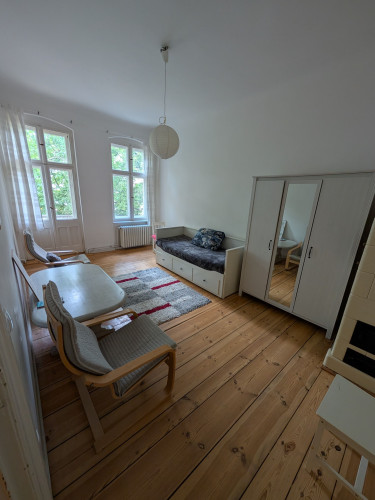 Nice, neat studio near Wedding