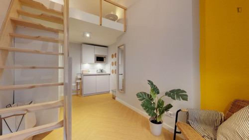 Welcoming studio near Rosenthaler Platz metro station