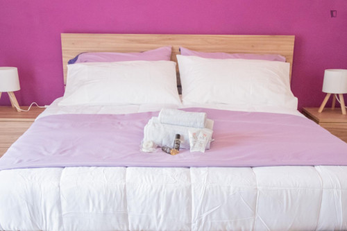 Double room with balcony in a 3-bedroom shared apartment in Rome, Tor Vergata